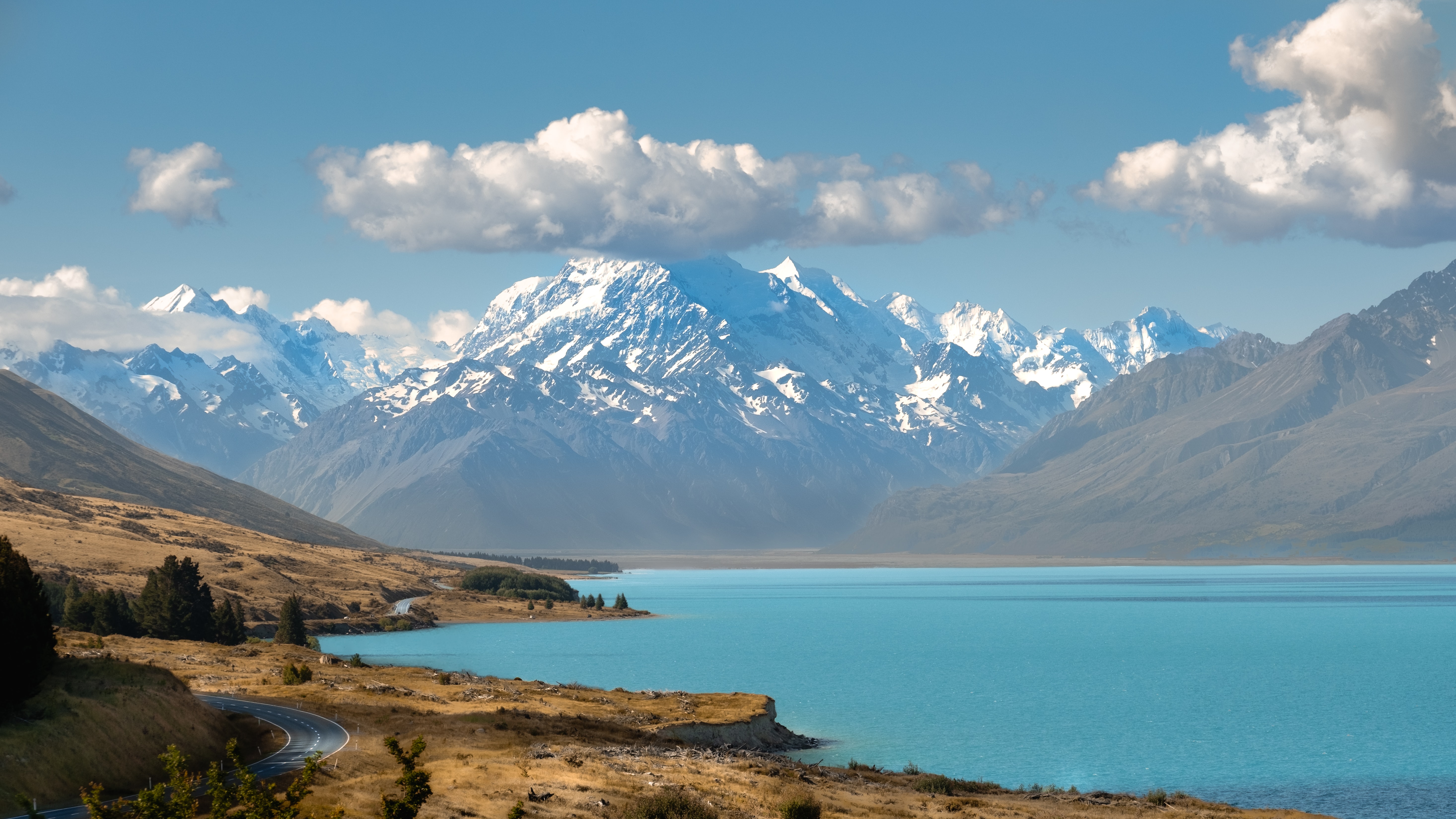 Mt Cook and Lake Pukaki - Image courtesy James Pere and Unsplash