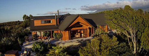 B and B luxury at Bird's Ferry Lodge. We thank them for the image