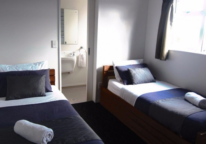 Twin room with ensuite at Haka Lodge Taupo