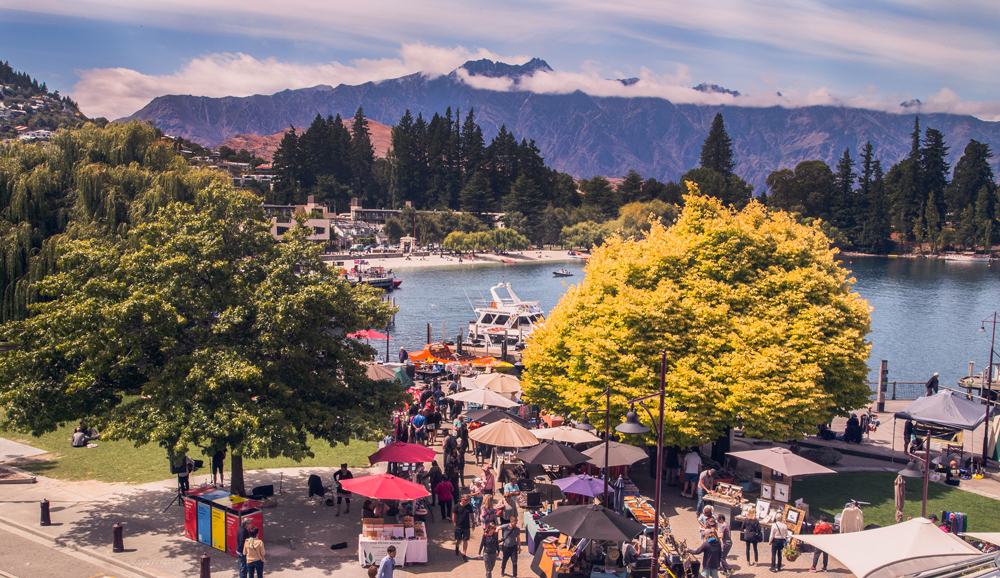 The Queenstown Creative Arts and Crafts Markets. We thank them for use of the image. Click for more information.