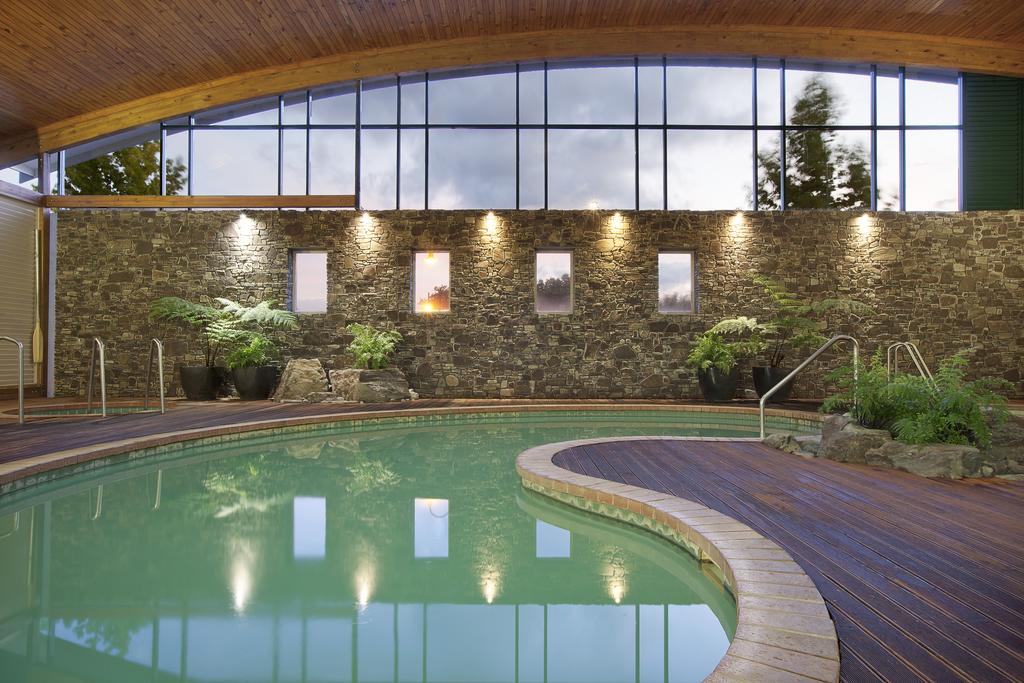 The heated pool at Novotel Rotorua Lakeside